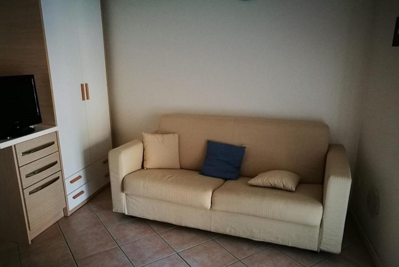 Residence Baia La Ruota บอร์ดิเกรา ภายนอก รูปภาพ